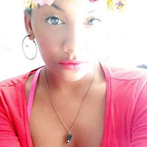 Meet your Posher, Alexis